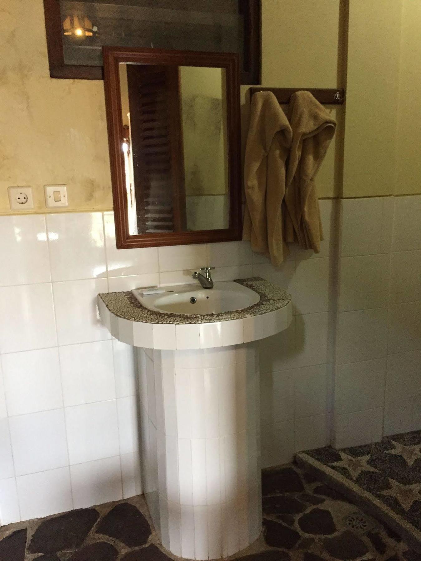 Meme Surung Guesthouse Munduk Eksteriør bilde